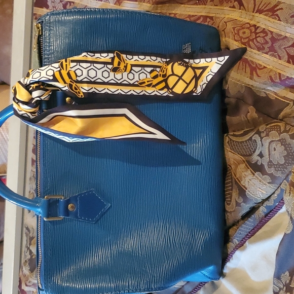 Louis vuitton crossberry blue -leather 35 tote bag keys brand new dust cover - Picture 16 of 16